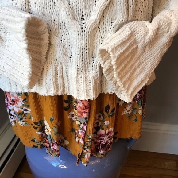 Oddy, S/M, lagenlook Cableknit sweater w/ handkerchief hem. Oatmeal and mustard - Picture 9 of 12